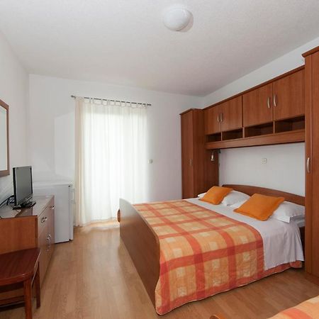 Apartments Milana 2 Tučepi Eksteriør billede