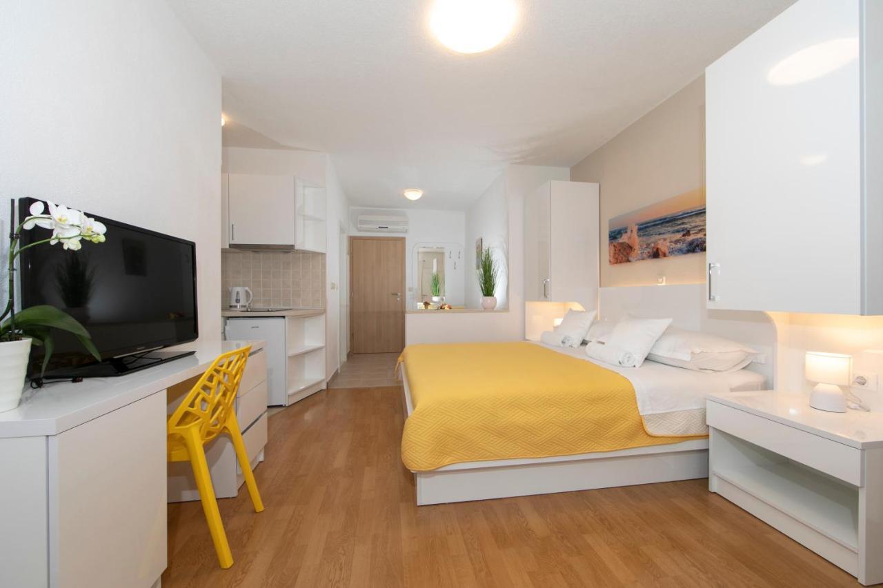 Apartments Milana 2 Tučepi Eksteriør billede