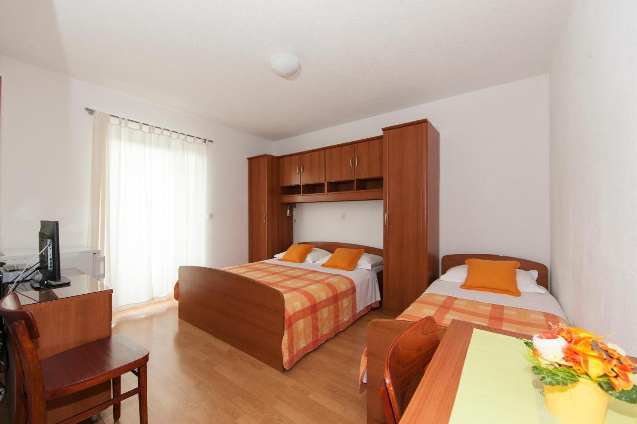 Apartments Milana 2 Tučepi Eksteriør billede