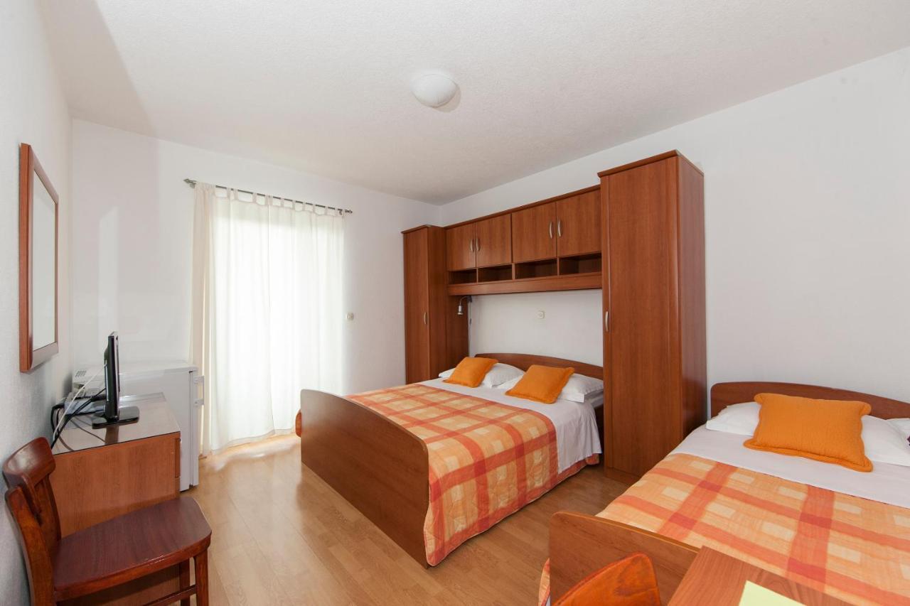 Apartments Milana 2 Tučepi Eksteriør billede