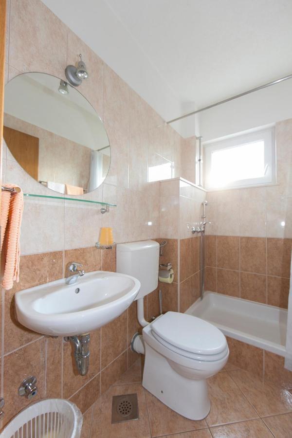 Apartments Milana 2 Tučepi Eksteriør billede